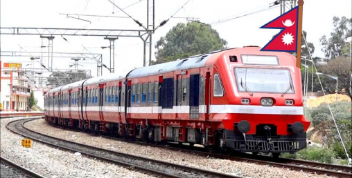 झण्डाको रङ्ग रातो, निलो र सेतो पेन्ट गरिएको रेल नेपाल आइपुग्यो